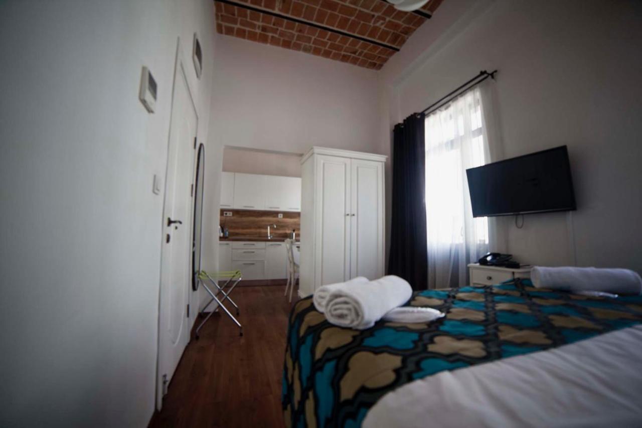 Galata Cicek *