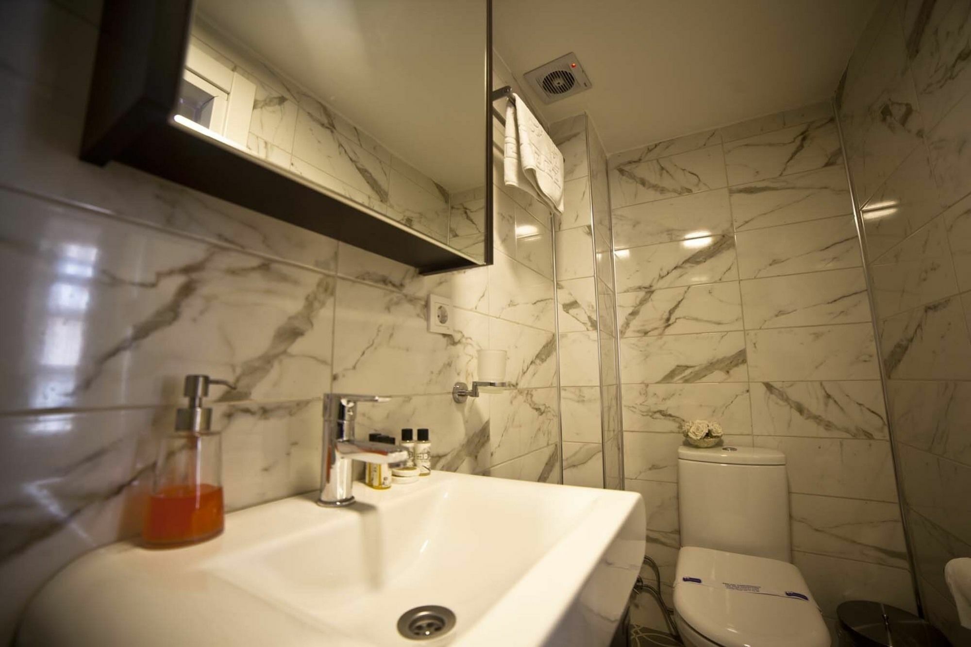 Apart Otel Galata Cicek *